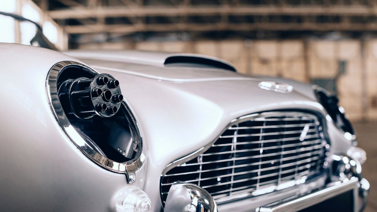 Bondův Aston DB5 v dětské verzi má i kulomety a je dražší než Tesla